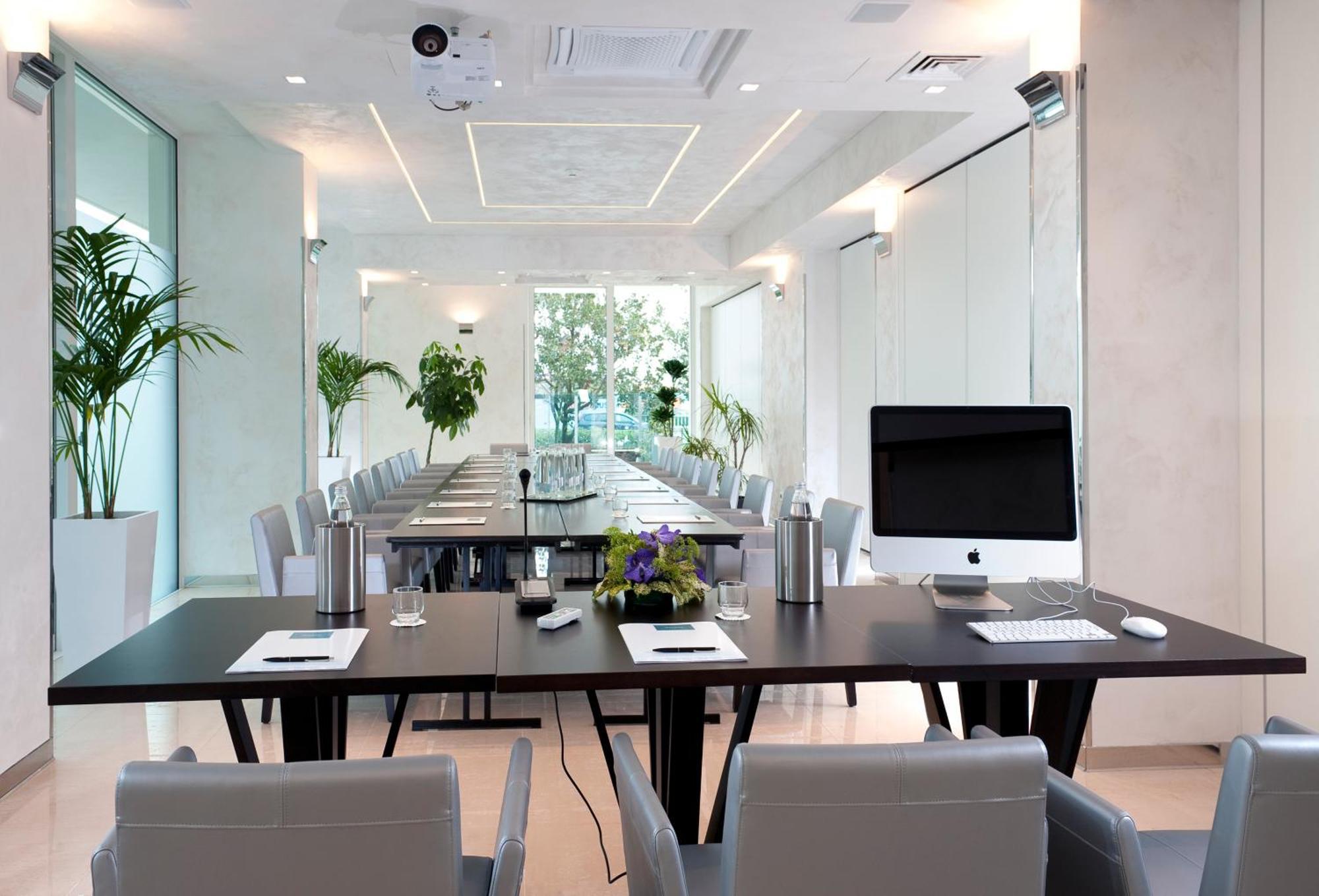 Mercure Hotel Rimini Artis Bagian luar foto