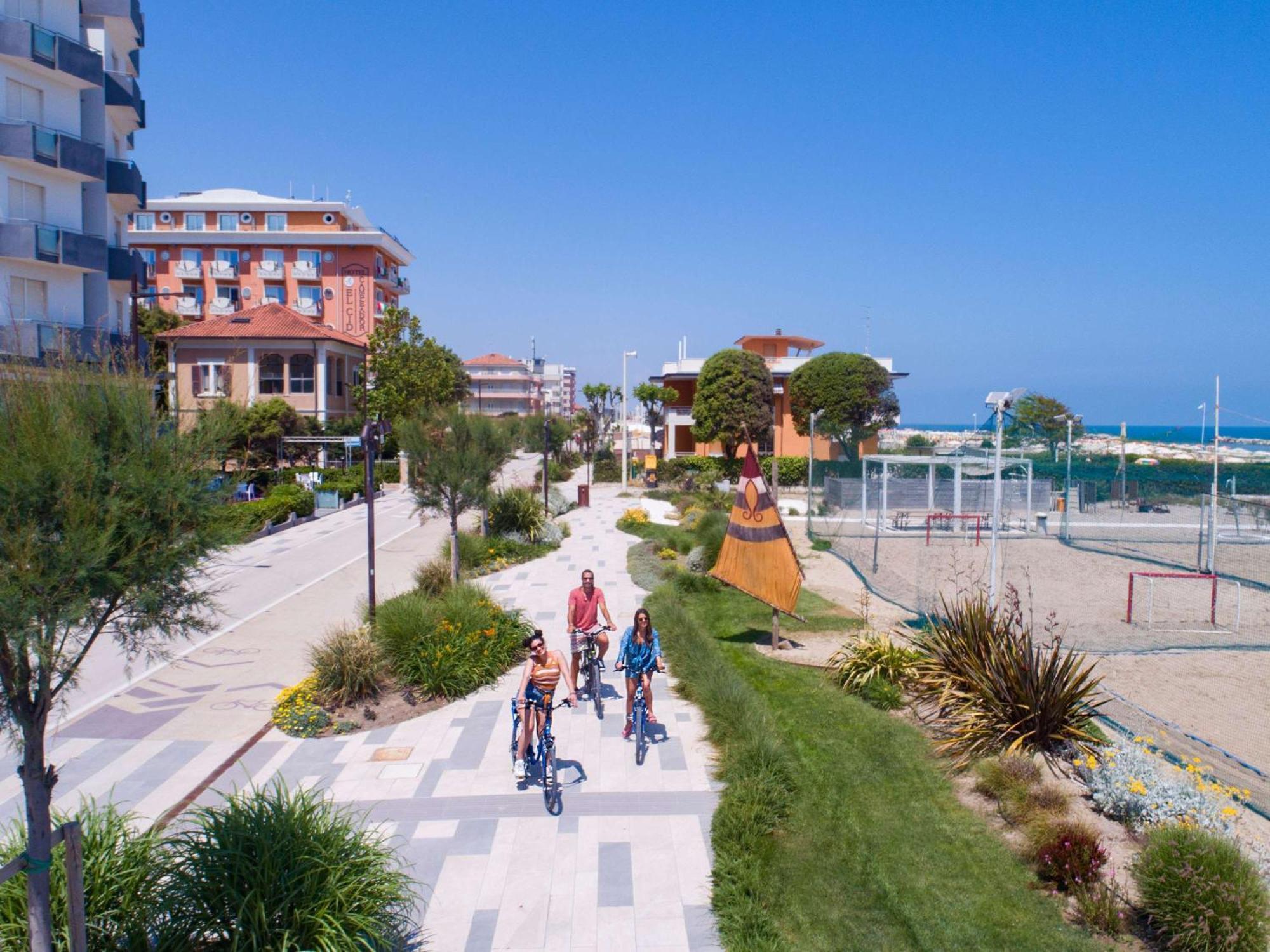 Mercure Hotel Rimini Artis Bagian luar foto