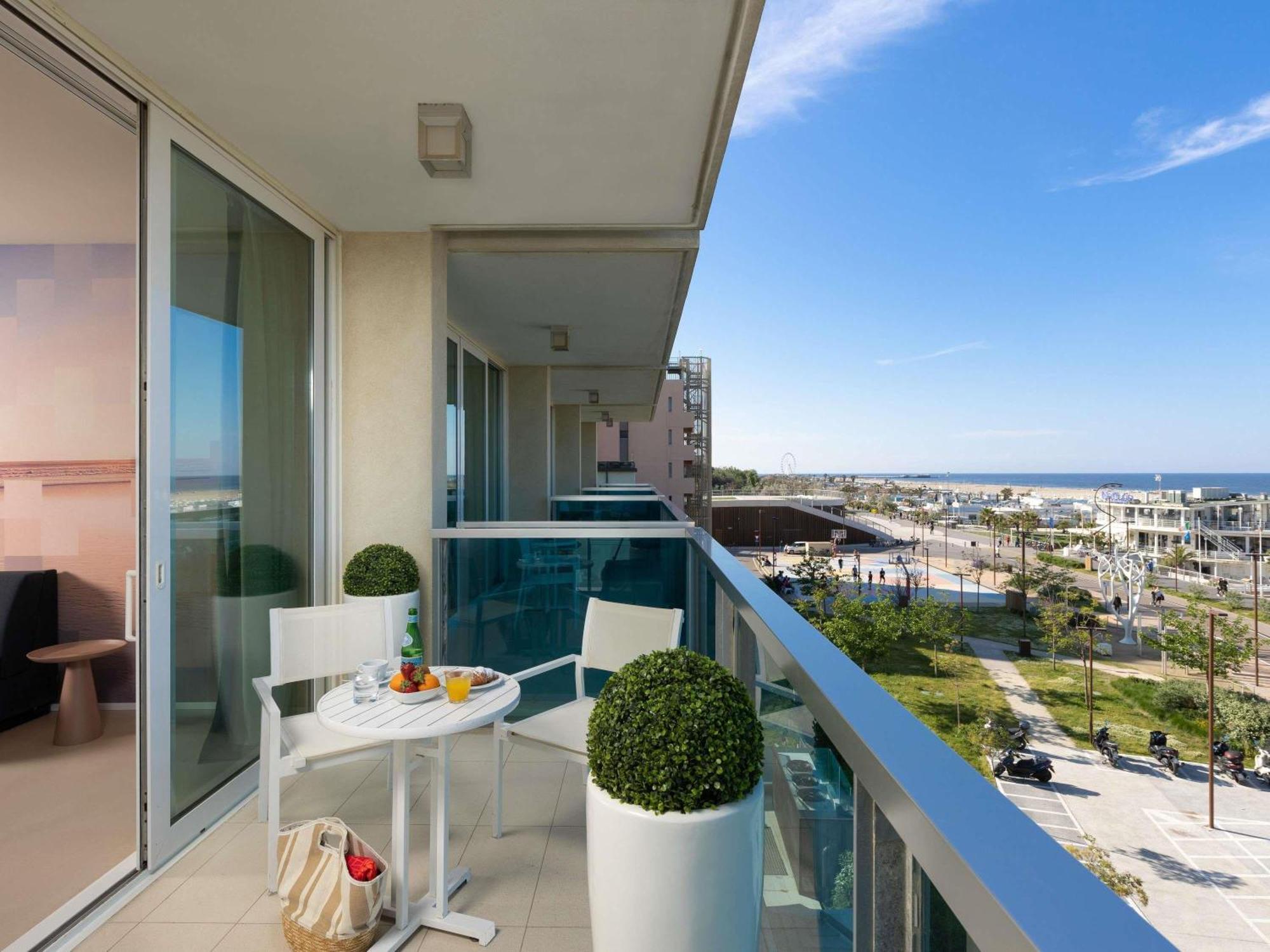 Mercure Hotel Rimini Artis Bagian luar foto