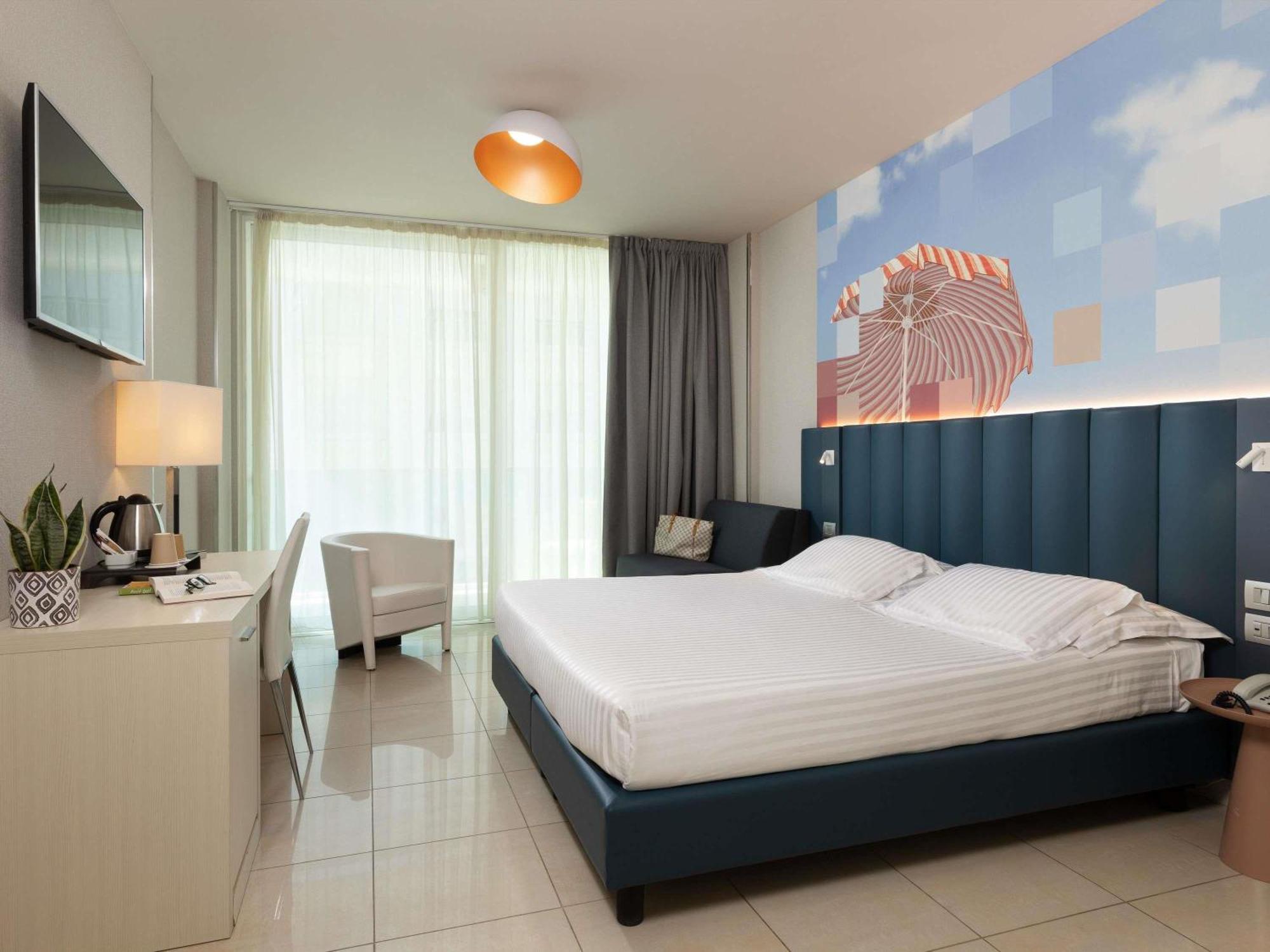 Mercure Hotel Rimini Artis Bagian luar foto