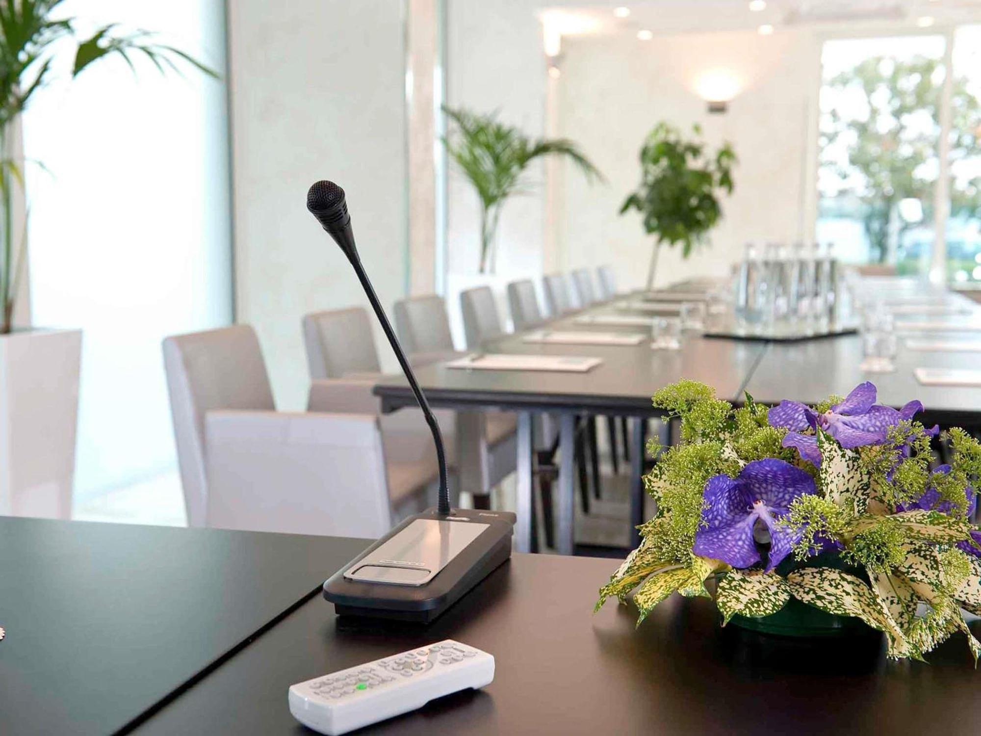 Mercure Hotel Rimini Artis Bagian luar foto