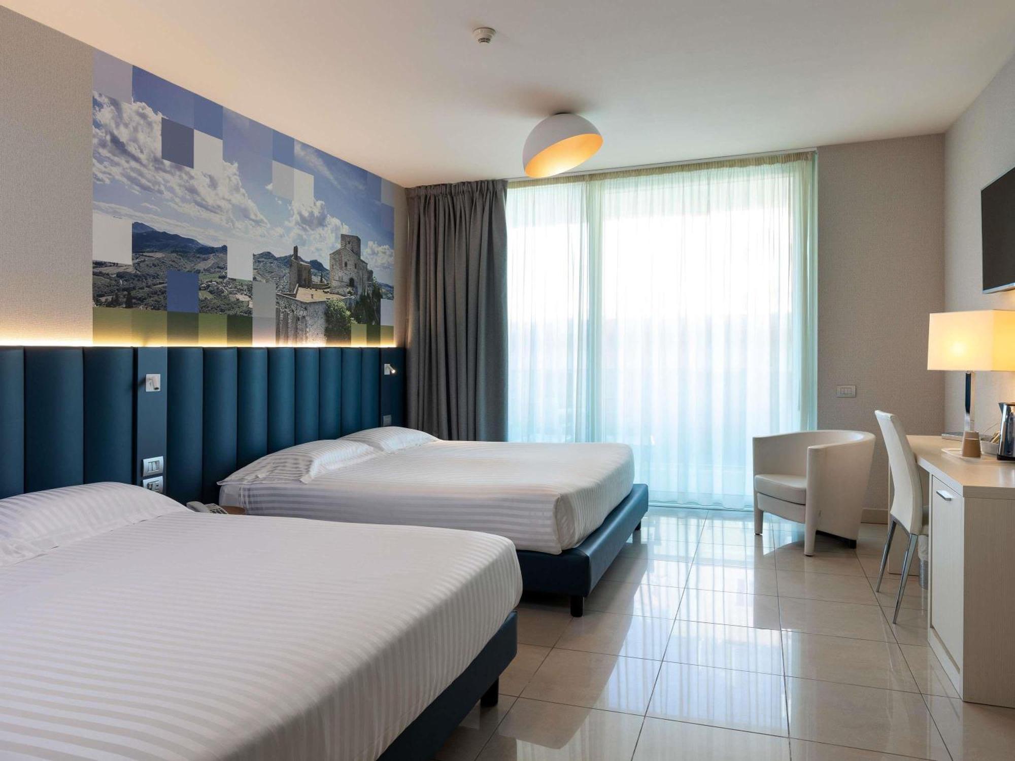 Mercure Hotel Rimini Artis Bagian luar foto