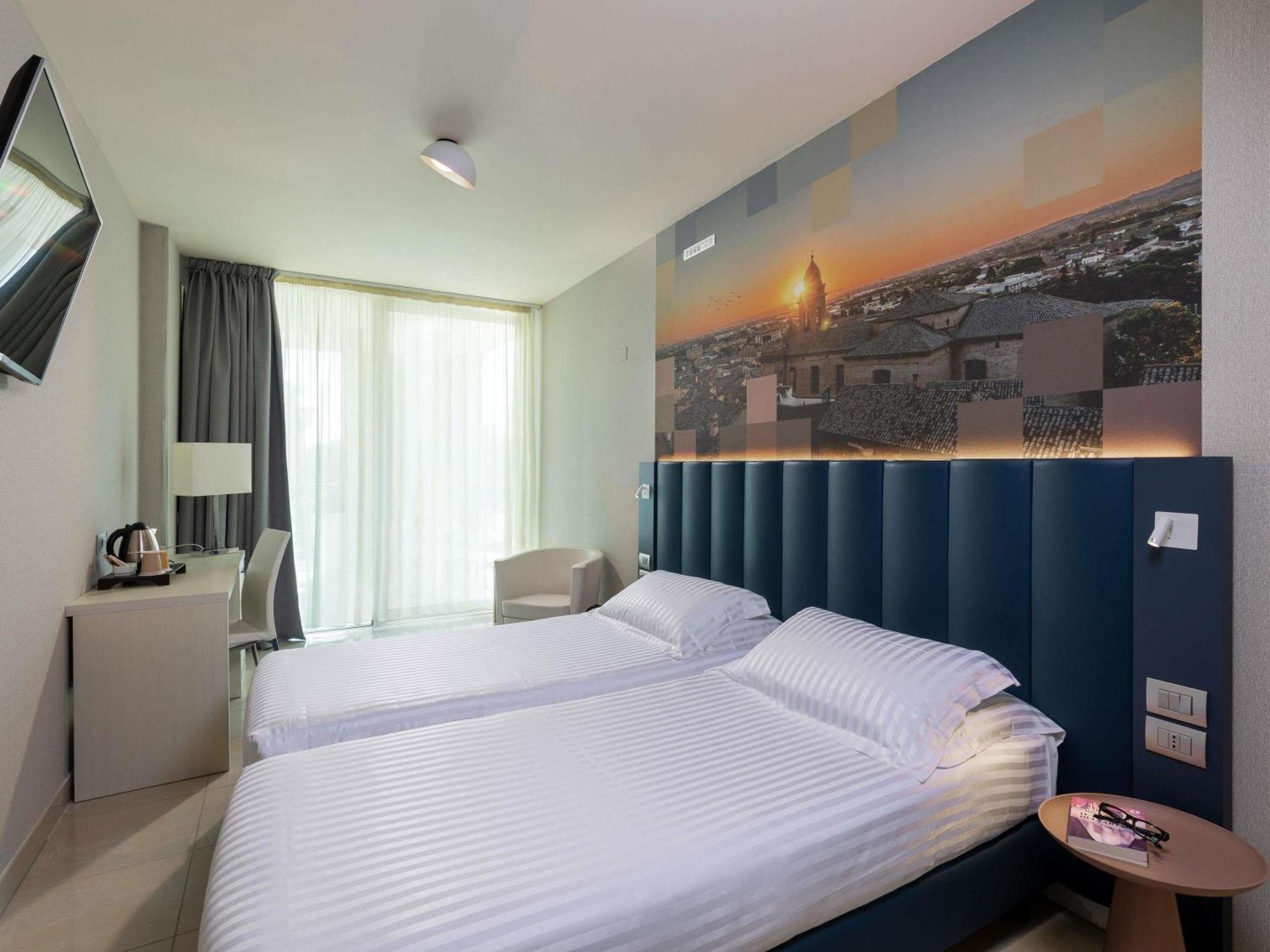 Mercure Hotel Rimini Artis Bagian luar foto