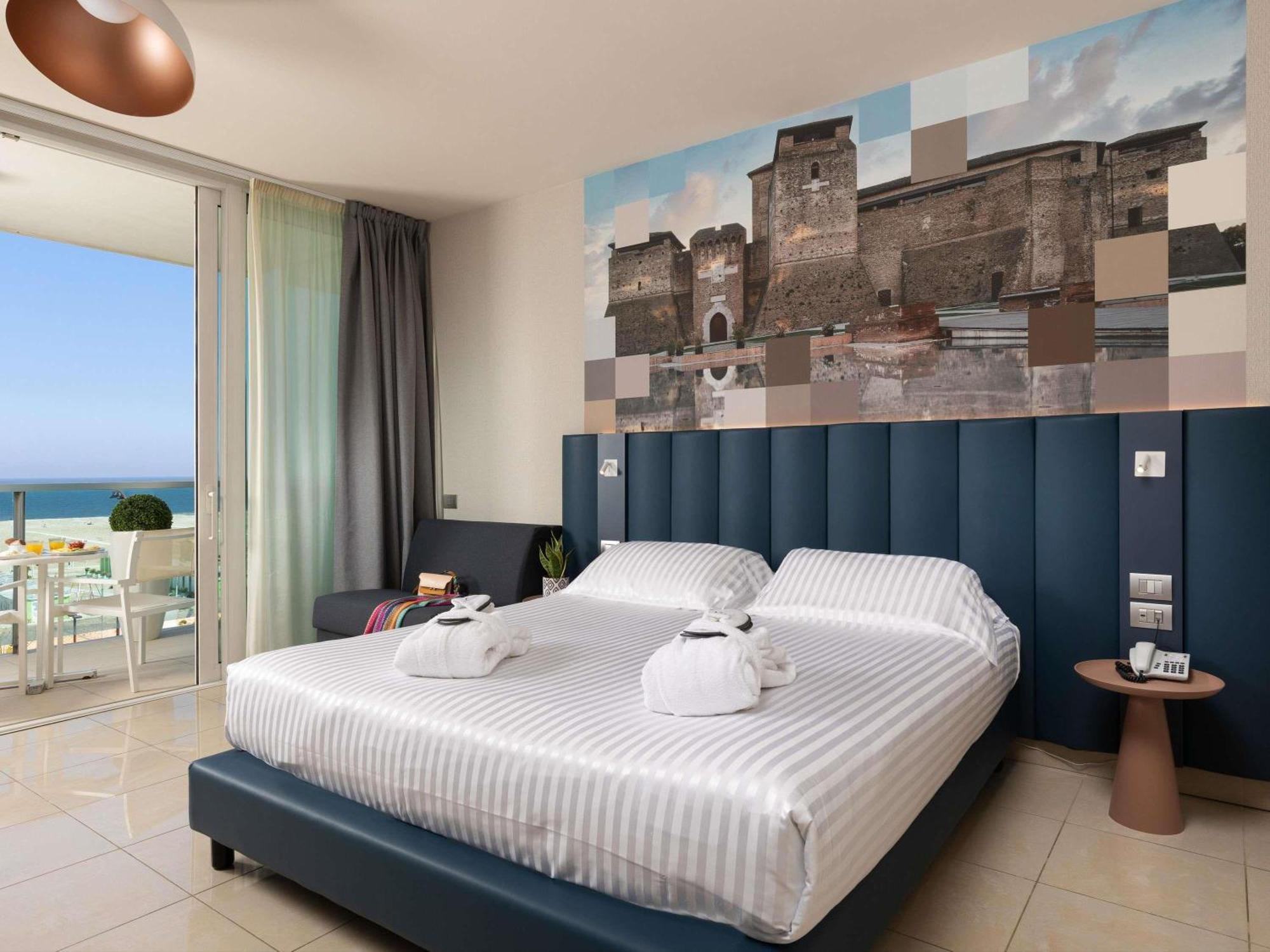 Mercure Hotel Rimini Artis Bagian luar foto