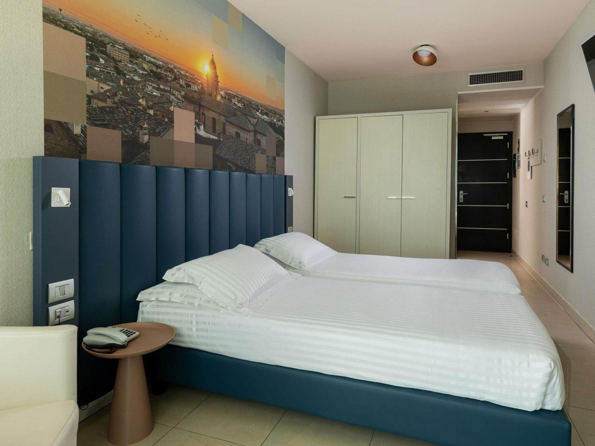 Mercure Hotel Rimini Artis Bagian luar foto