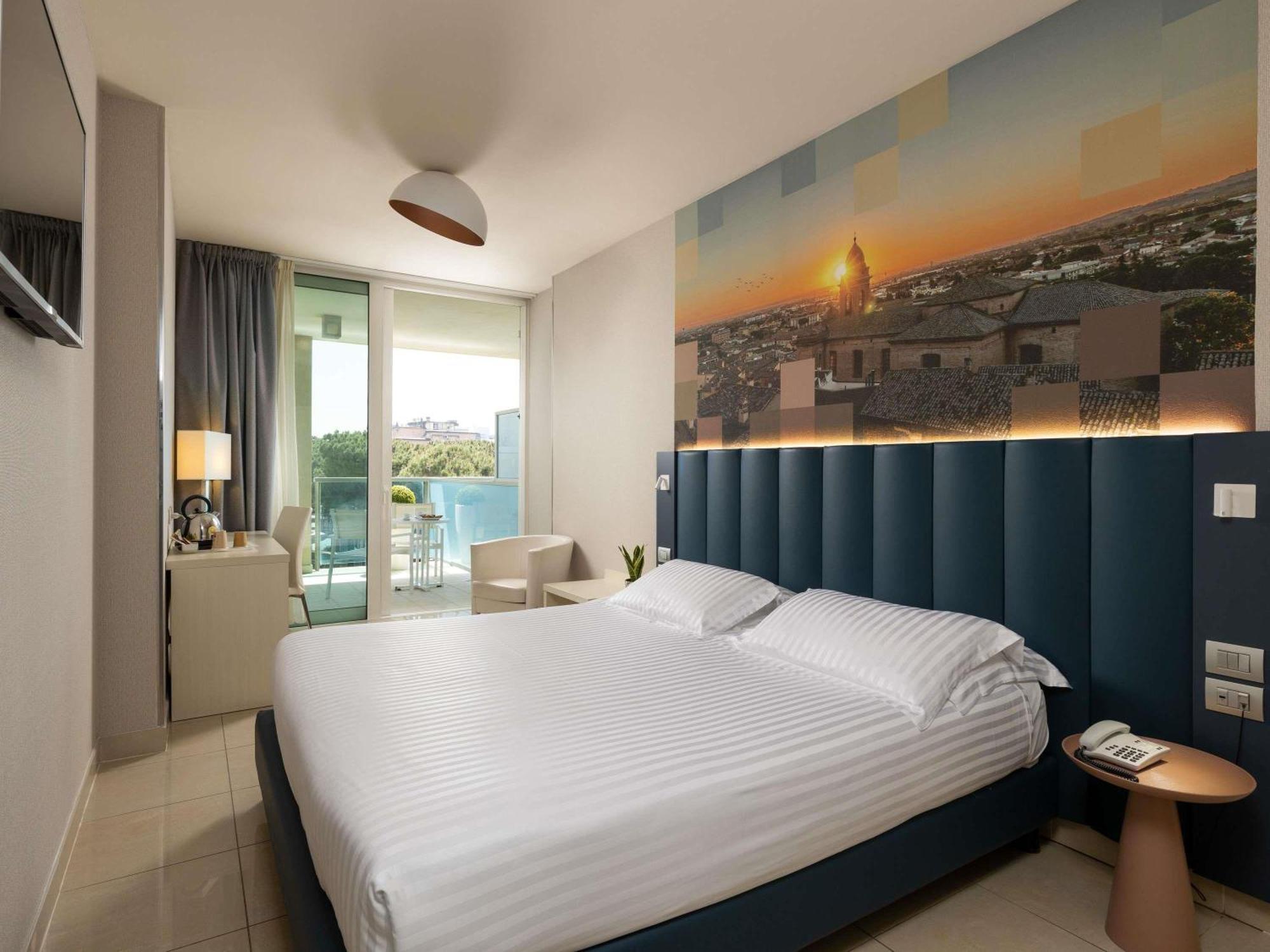 Mercure Hotel Rimini Artis Bagian luar foto